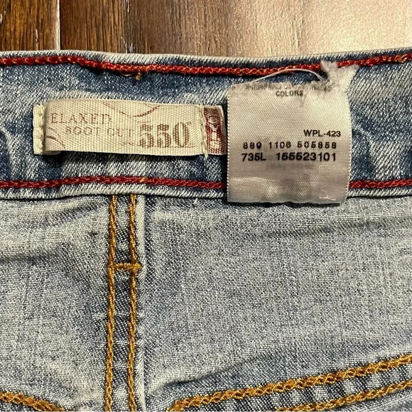 Levi’s Classic Relaxed Bootcut 550 Tapered Light Wash Jeans - Picture 10 of 10